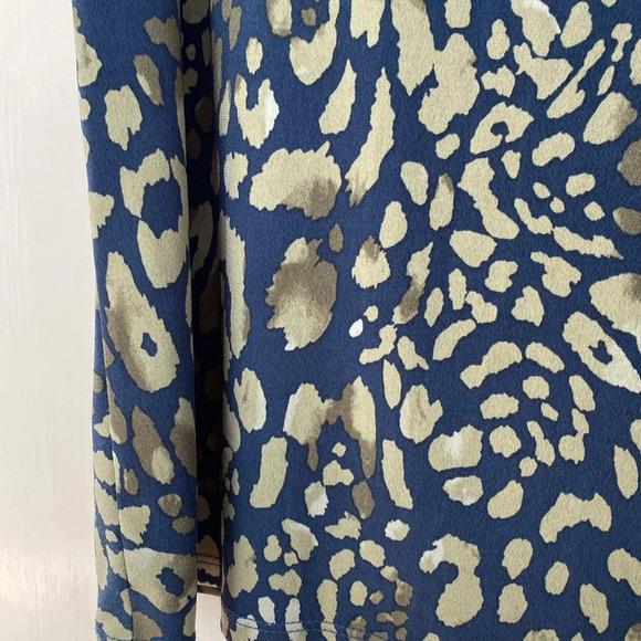 Chico’s Size 2 Green Blue Leopard Print Animal Print Tie Blouse Chicos Large - Picture 3 of 12